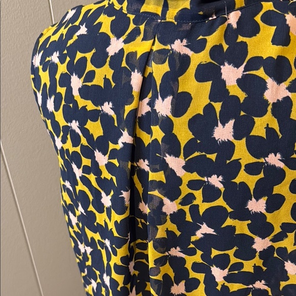 CAbi Women’s Small Yellow Pink and Blue Sleeveless Polo Blouse Neck Tie Pleated - Picture 5 of 6